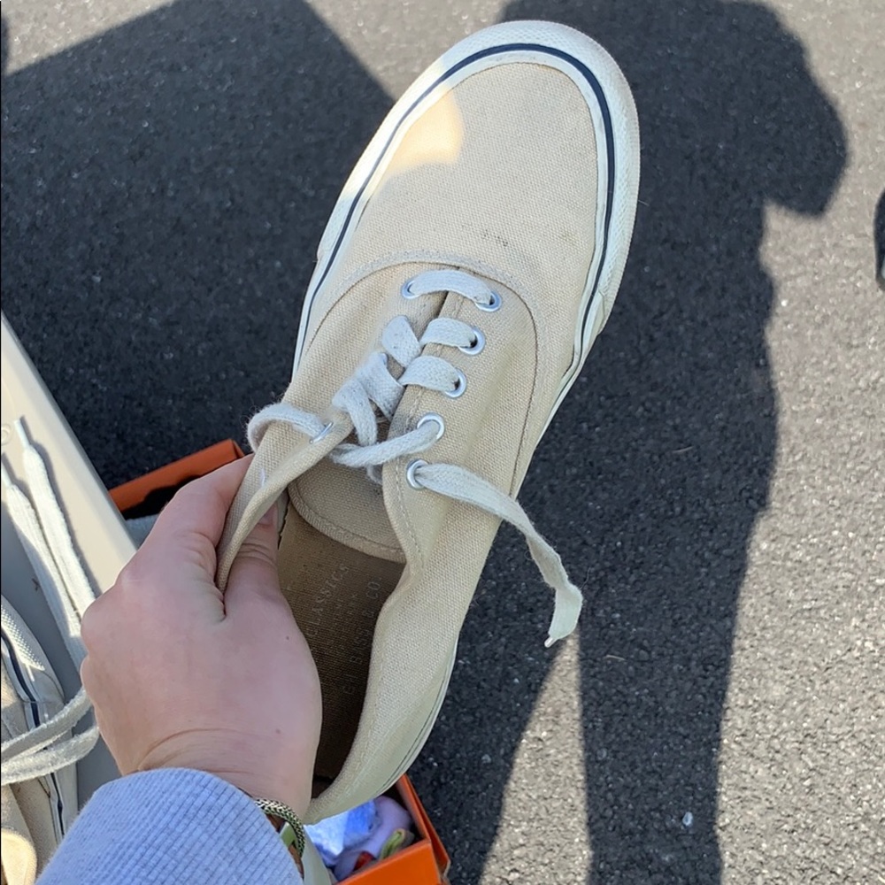 Bass used sneakers